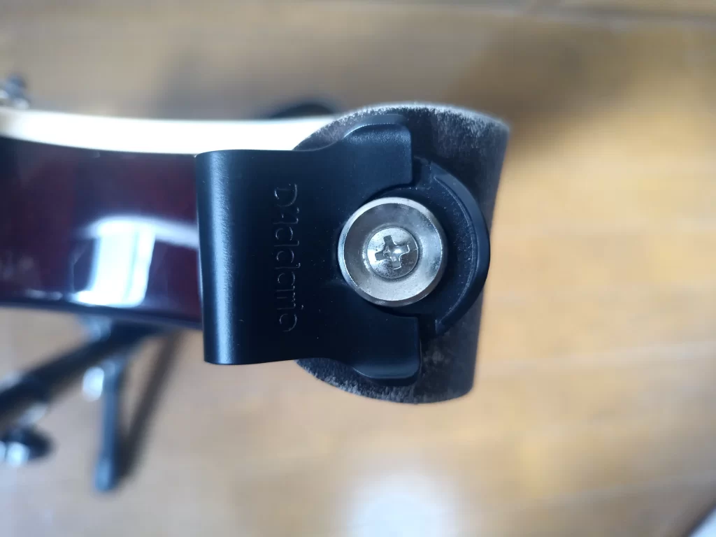 ストラップロック装着上