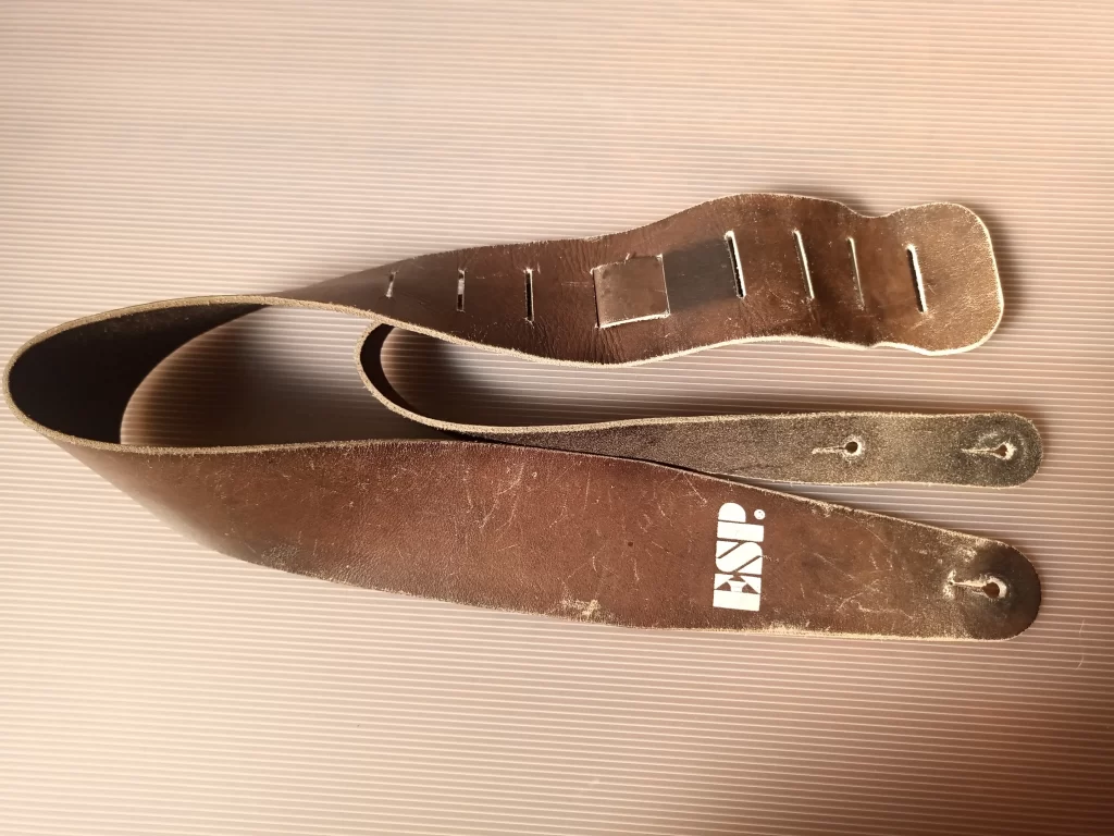 古いストラップ全体